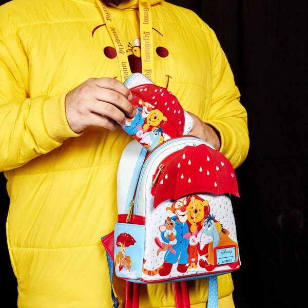 MINI MOCHILA Winnie the Pooh y sus amigos en un día lluvioso - DISNEY LOUNGEFLY