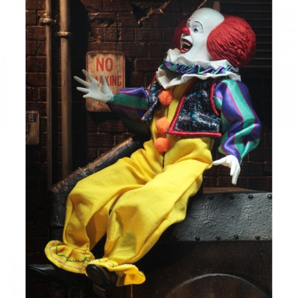 IT - FIGURA DE ACCIÓN VESTIDA - PENNYWISE (1990)