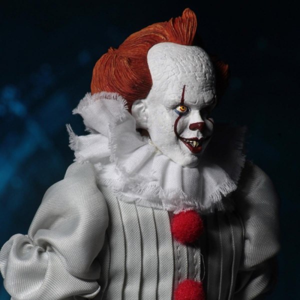 IT - FIGURA DE ACCIÓN VESTIDA - PENNYWISE (2017)