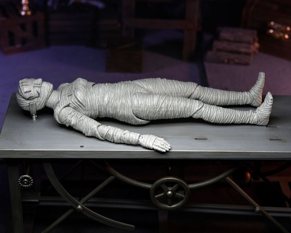 Figura Universal Monsters La última novia de Frankenstein (Color) 18 cm
