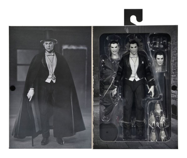 Figura Universal Monsters Ultimate Drácula (Abadía de Carfax) 18 cm