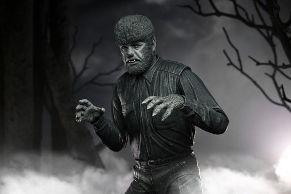 Figura Universal Monsters Ultimate El Hombre Lobo (Blanco y Negro) 18 cm