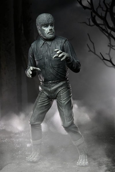 Figura Universal Monsters Ultimate El Hombre Lobo (Blanco y Negro) 18 cm