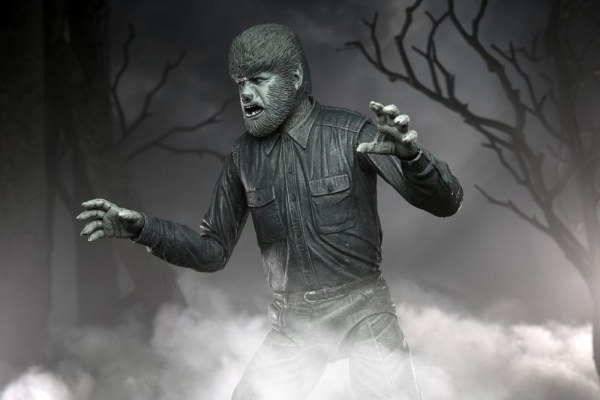Figura Universal Monsters Ultimate El Hombre Lobo (Blanco y Negro) 18 cm