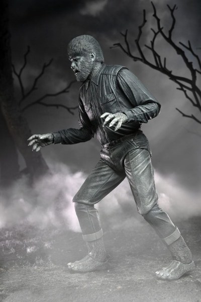 Figura Universal Monsters Ultimate El Hombre Lobo (Blanco y Negro) 18 cm