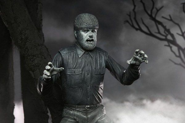 Figura Universal Monsters Ultimate El Hombre Lobo (Blanco y Negro) 18 cm