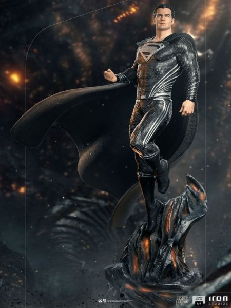Superman Traje Negro Liga De La Justicia Arte Escala - Dc Comics