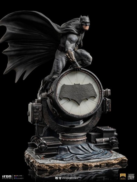 Batman en Batsignal Art Scale Deluxe - Liga de la Justicia