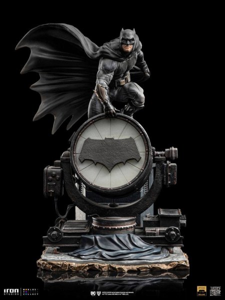Batman en Batsignal Art Scale Deluxe - Liga de la Justicia