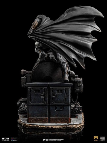 Batman en Batsignal Art Scale Deluxe - Liga de la Justicia