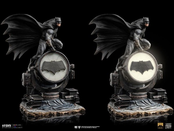 Batman en Batsignal Art Scale Deluxe - Liga de la Justicia