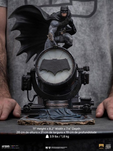 Batman en Batsignal Art Scale Deluxe - Liga de la Justicia