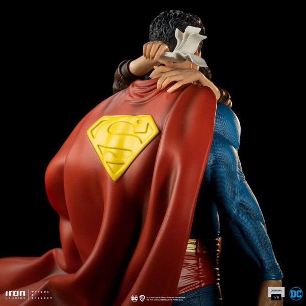 Diorama Superman y Lois - DC Comics