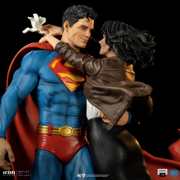 Diorama Superman y Lois - DC Comics