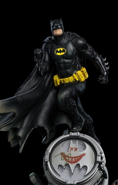 BATMAN BLACK VERSION ART SCALE DELUXE - DC COMICS