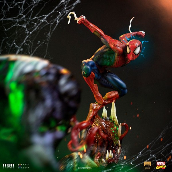 Hombre Araña Art Scale Deluxe - Marvel