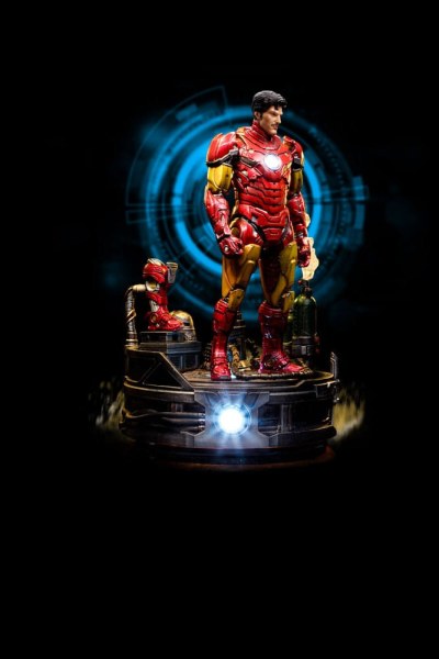 IRON MAN UNLEASHED ART SCALE DELUXE - MARVEL