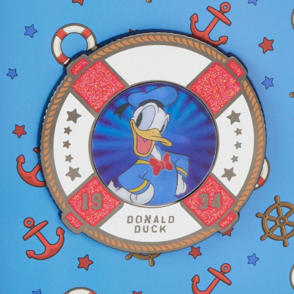 Pin lenticular de caja de coleccionista del 90.º aniversario del Donald Pato - DISNEY LOUNGEFLY