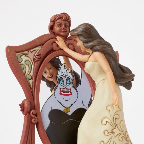 Escena de tocador de Vanessa con Úrsula- Disney Traditions La Sirenita