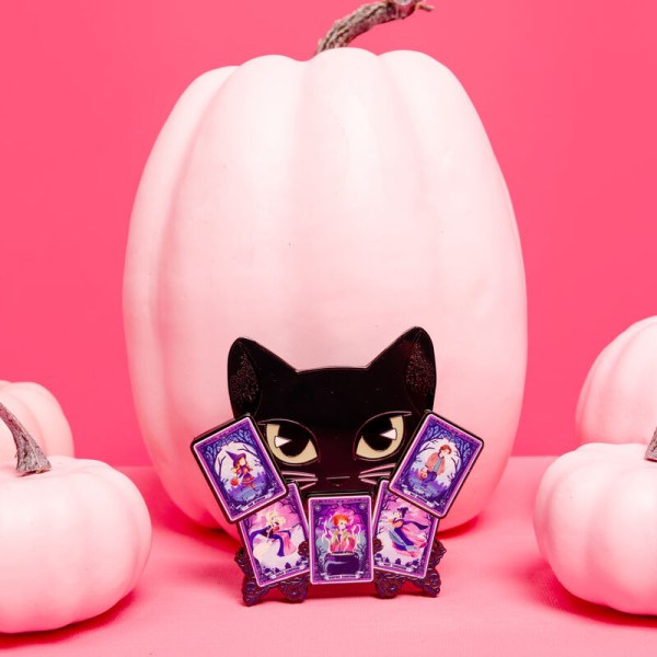 Pin’s Binx en el resplandor de las cartas del tarot Hocus Pocus caja coleccionista - DISNEY LOUNGEFLY