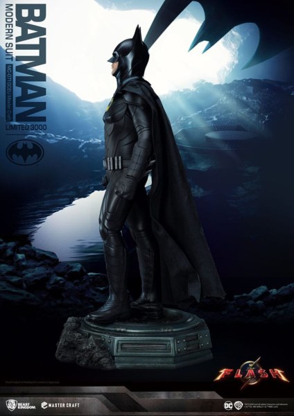Estatuilla de Batman Master Craft Batman Traje Moderno 42 cm