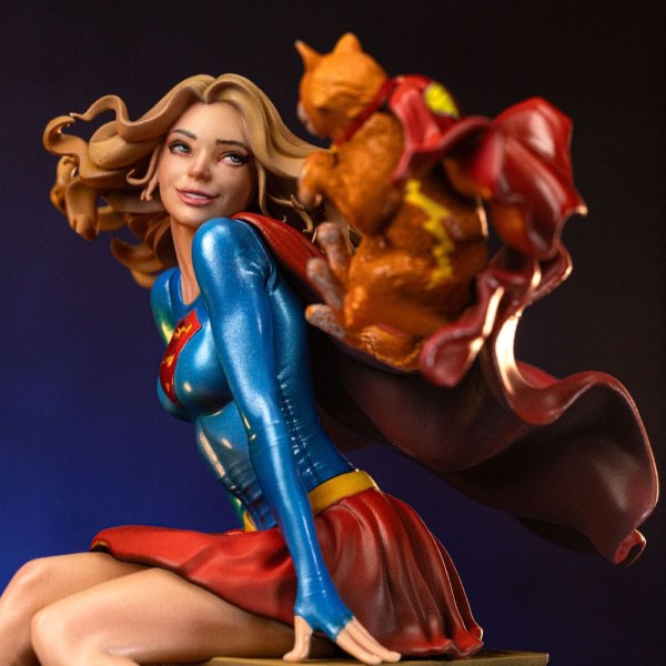 Estatuilla DC 10 1 Scale Super Girl Serie # 8 25 cm