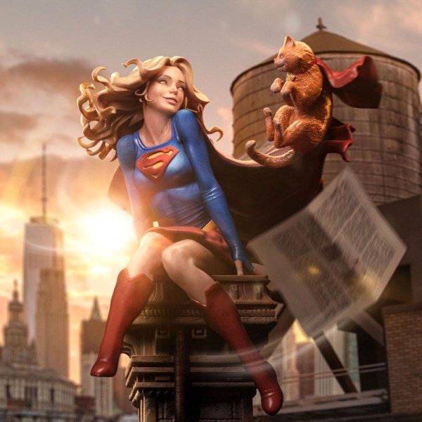 Estatuilla DC 10 1 Scale Super Girl Serie # 8 25 cm