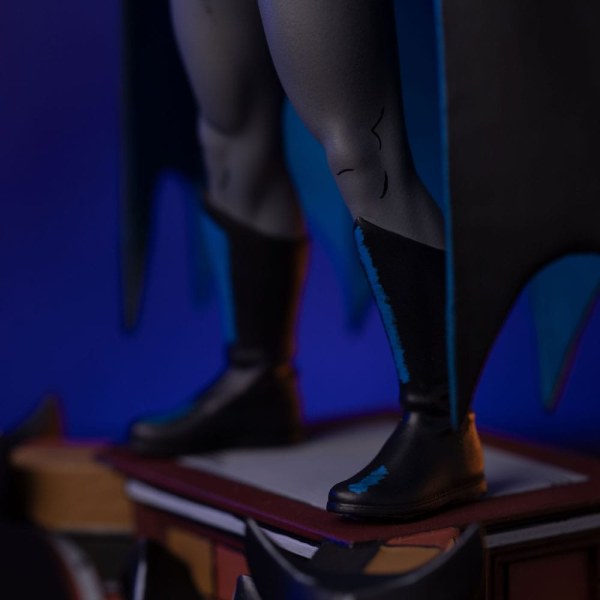 Estatuilla DC 10 1 Scale Batman Detective 85 Aniversario 26 cm