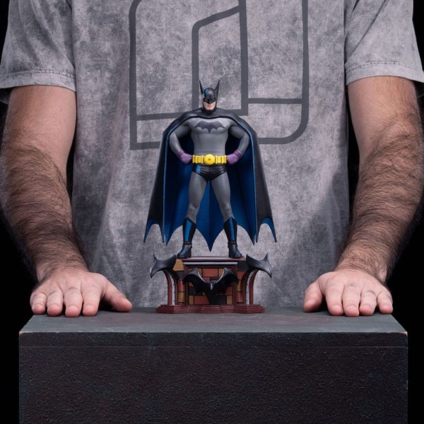 Estatuilla DC 10 1 Scale Batman Detective 85 Aniversario 26 cm
