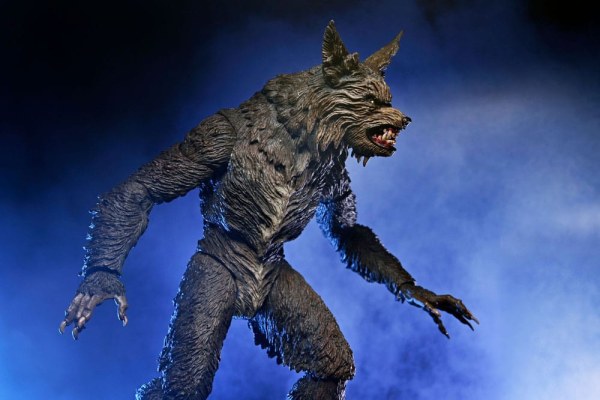 Figura de hombre lobo definitivo de Howls de 23 cm