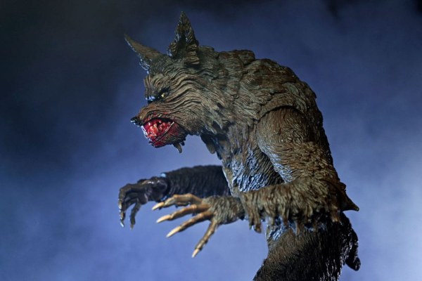 Figura de hombre lobo definitivo de Howls de 23 cm