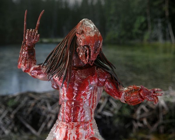 Figura Prey Ultimate Feral Bear Blood Predator de 18 cm