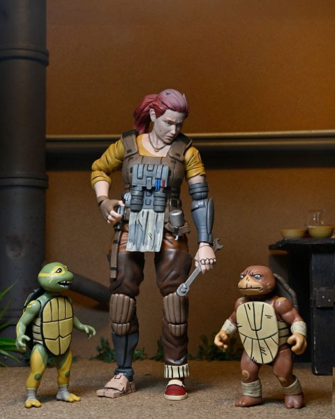 Figura Tortugas Ninja (Los Últimos Ronin Los Años Perdidos) Synja Grammy April con Baby Yi y Moja 18 cm