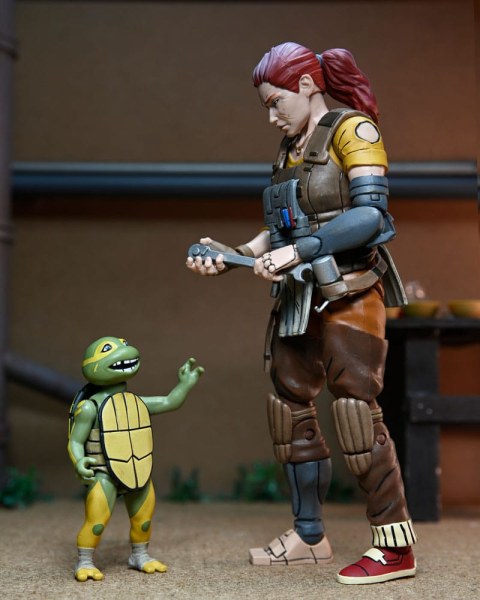 Figura Tortugas Ninja (Los Últimos Ronin Los Años Perdidos) Synja Grammy April con Baby Yi y Moja 18 cm