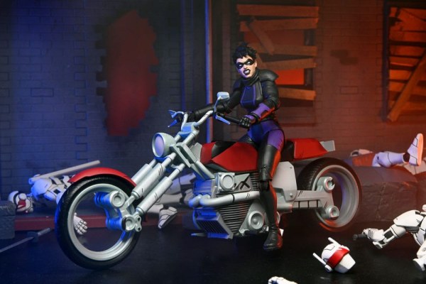 Figura de las Tortugas Ninja (El Último Ronin: Los Años Perdidos) Casey Marie con la Moto del Último Ronin 18 cm