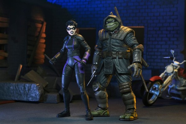 Figura de las Tortugas Ninja (El Último Ronin: Los Años Perdidos) Casey Marie con la Moto del Último Ronin 18 cm