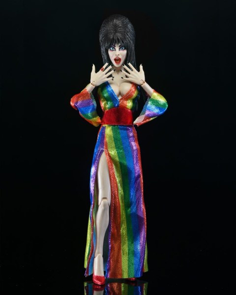 Figura Elvira, Señora de la Oscuridad Vestida sobre el Arcoíris Elvira 20 cm