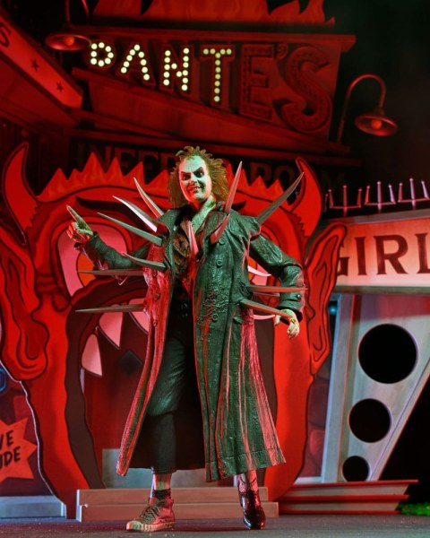 Diorama de Beetlejuice (1988), gabardina con pinchos, set de lujo de la Habitación del Infierno