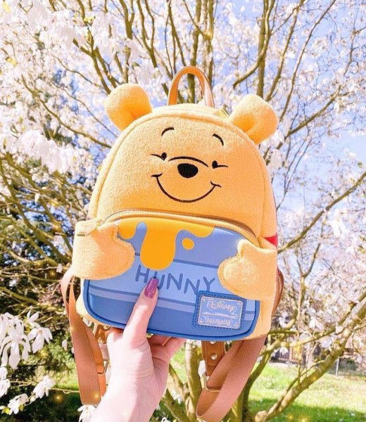 Mini Mochila Winnie the Pooh Hunny Tummy - DISNEY LOUNGEFLY
