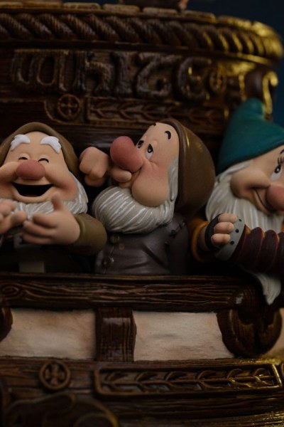 Estatuilla de Blanca Nieves y los 10 enanitos Escala de arte 1 Blanca Nieves y Dopey Edición Deluxe 21 cm
