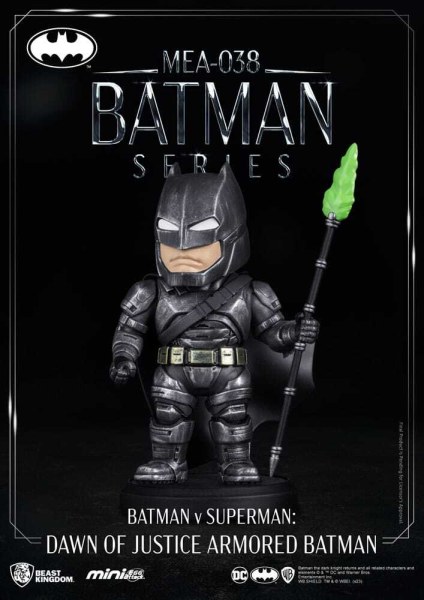 Batman v Superman: El Amanecer de la Justicia Mini Figura de Batman Blindado Ataque de Huevo 8 cm