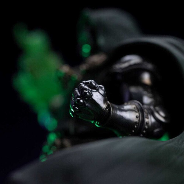 Estatuilla Diorama El Guantelete del Infinito Marvel Legends Escala de Arte 1 Infinity Doctor Doom Edición Deluxe 42 cm
