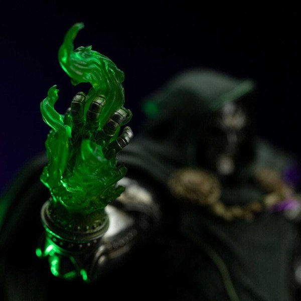 Estatuilla Diorama El Guantelete del Infinito Marvel Legends Escala de Arte 1 Infinity Doctor Doom Edición Deluxe 42 cm