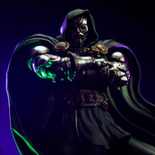Estatuilla Diorama El Guantelete del Infinito Marvel Legends Art Scale 1 Infinity Doctor Doom 30 cm