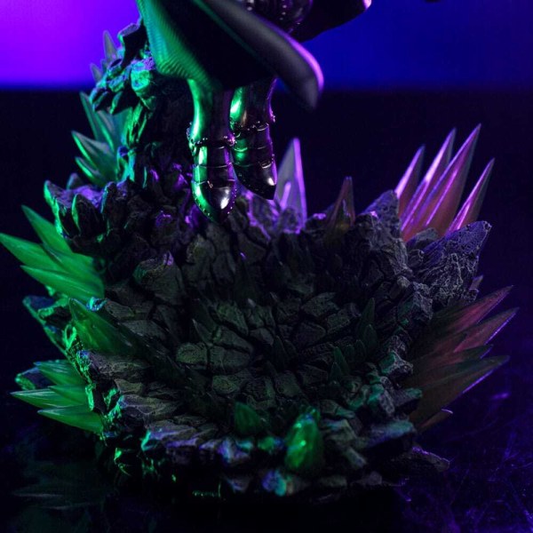 Estatuilla Diorama El Guantelete del Infinito Marvel Legends Art Scale 1 Infinity Doctor Doom 30 cm