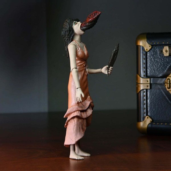 TITULAR - FIGURA DE ACCIÓN A ESCALA DE 7" - MUJER SANGUIJUELA Y ESTUCHE DE TÍTERES DE TOULON, PAQUETE DE 2