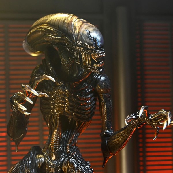 ALIEN: RÓMULO - FIGURA DE ACCIÓN A ESCALA DE 7" - XENOMORFO QUEMADO DEFINITIVO