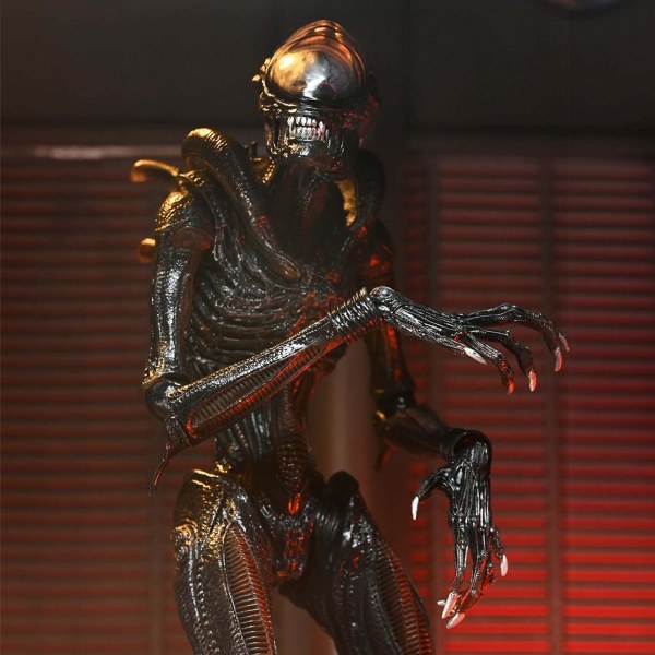 ALIEN: RÓMULO - FIGURA DE ACCIÓN A ESCALA DE 7" - XENOMORFO QUEMADO DEFINITIVO