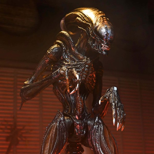 ALIEN: RÓMULO - FIGURA DE ACCIÓN A ESCALA DE 7" - XENOMORFO QUEMADO DEFINITIVO