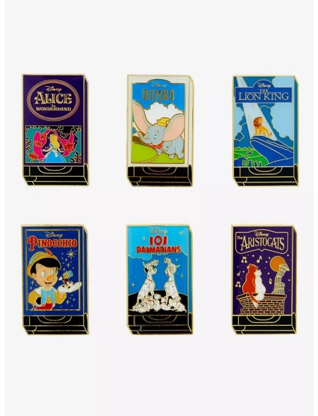 Misterio Box Pin Portadas de VHS de clásicos - Disney Loungefly
